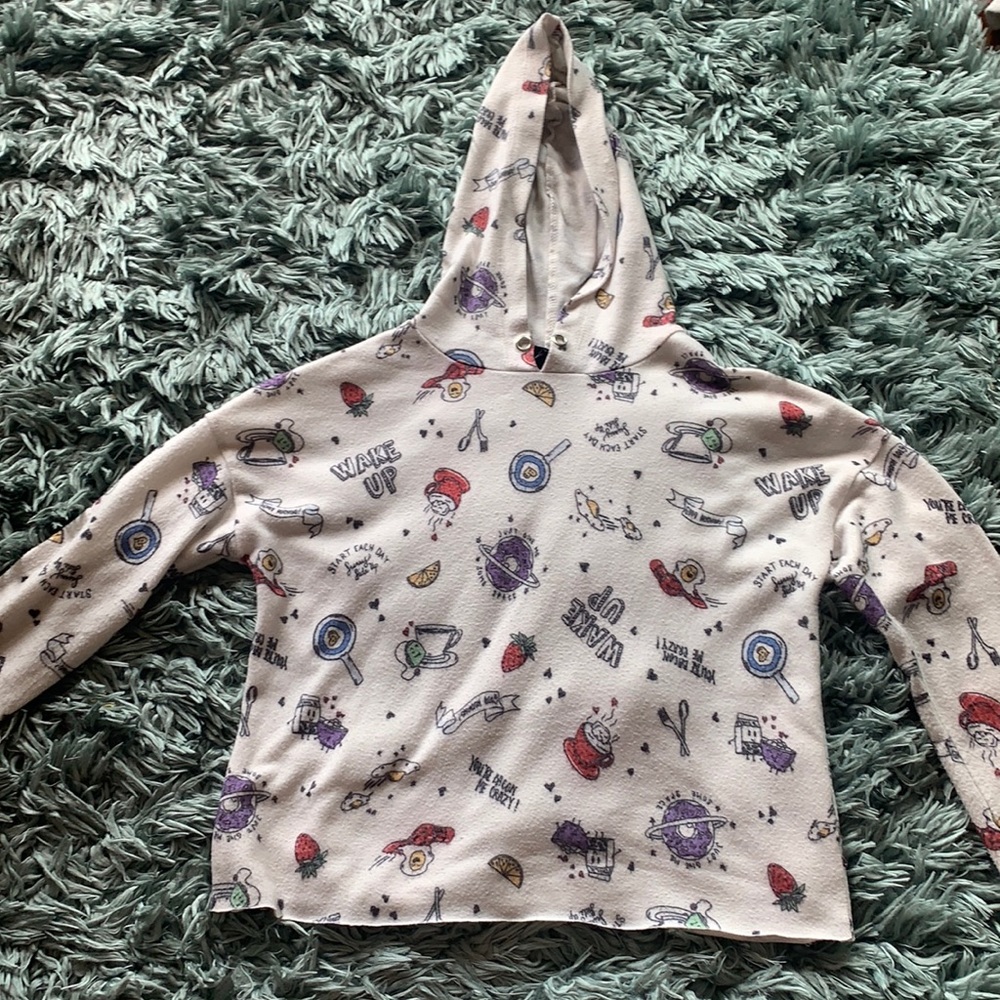 White cropped sweatshirt